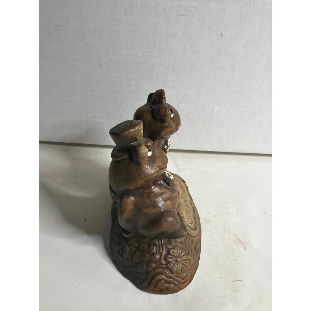 Vintage Queen Mary Frog Salt and Pepper Shakers Ceramic Bride Groom Souvenir Set